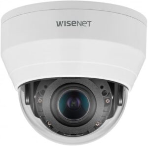 Купить Видеокамера IP Wisenet QND-8080R 5МП внутренняя купольная с функцией день-ночь (эл.мех. ИК фильтр) и ИК подсветкой до 20 м.; встроенный моторизованный - X-849196 из реестра по лучшей цене