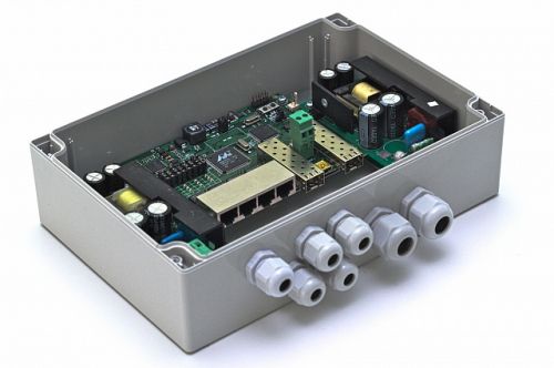 Артикул: X-479413 - Коммутатор управляемый TFortis PSW-2G 4F гигабитный уличный для подключения 4 камер - фото