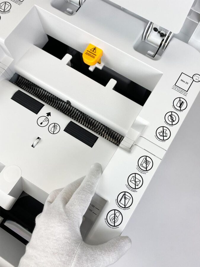 Шредер Heleos АП40-5 белый с автоподачей (секр.P-5) фрагменты 180лист. 37лтр. скрепки скобы пл.карты — изображение 3