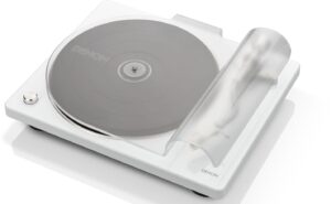 Купить Проигрыватель винила Denon DP-400 частично автоматический белый - 4D-15218136 из реестра по лучшей цене