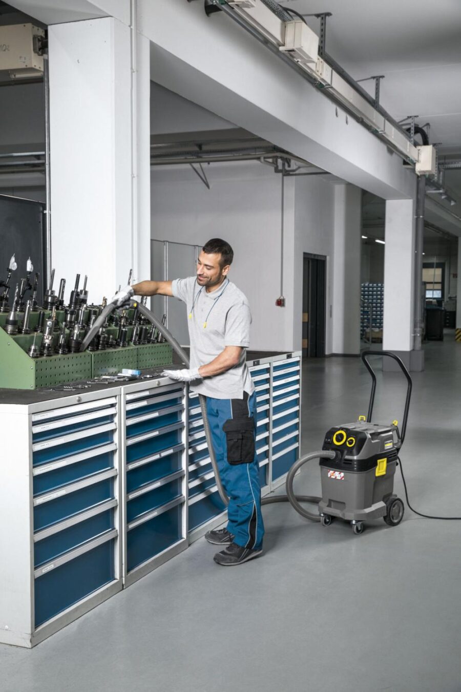 Строительный пылесос Karcher NT 40/1 Tact Te L 1380Вт (уборка: сухая/влажная) серый — изображение 3