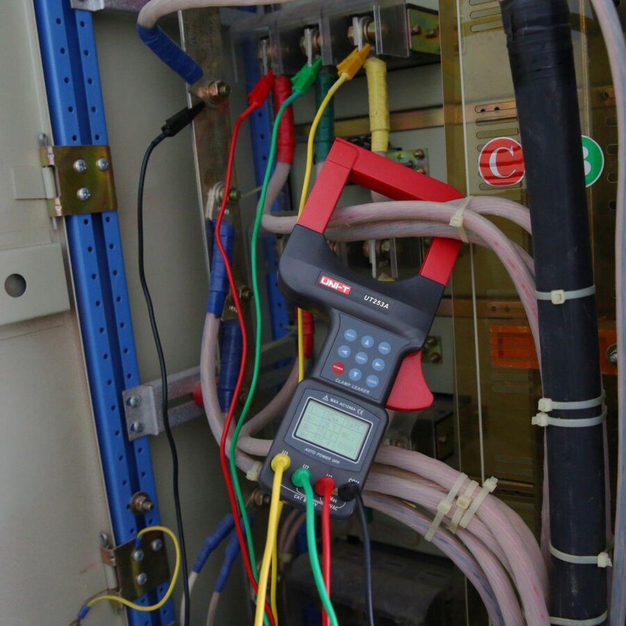 Токоизмерительные клещи UNI-T UT253A , 600В, 1200А, 60МОм, увеличенные зажимы — изображение 2