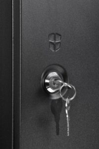 Купить Шкаф коммутационный ЦМО ШРН-Эконом (ШРН-Э-15.650.1-9005) настенный 15U 600x650мм пер.дв.стал.лист 65кг черный 600мм 26.1кг 180град. 749мм - 4D-15637985 из реестра по лучшей цене