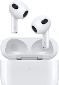 Купить Гарнитура вкладыши Apple AirPods 3 A2565/A2564/A2897 Lightning белый беспроводные bluetooth в ушной раковине (MPNY3CH/A) - 4D-14359408 из реестра по лучшей цене