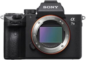 Купить Фотоаппарат Sony Alpha ILCE-7M3 черный 24.2Mpix 3" 4K WiFi NP-FZ100 (без объектива) - 4D-15586776 из реестра по лучшей цене