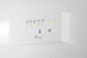 Купить Холодильник Electrolux LND5FE18S 2-хкамерн. белый - 4D-15674199 из реестра по лучшей цене
