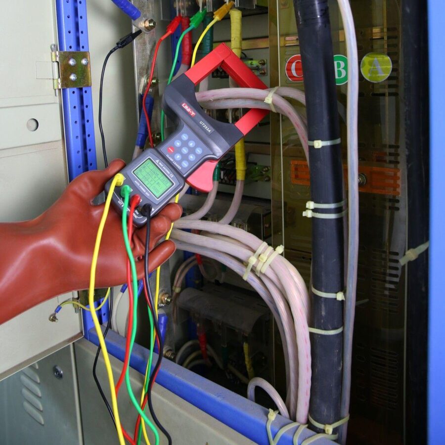 Токоизмерительные клещи UNI-T UT253A , 600В, 1200А, 60МОм, увеличенные зажимы — изображение 3