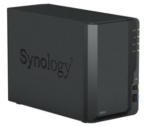 Купить Система хранения данных Synology QC 1,7GhzCPU/2Gb/RAID0,1/upto 2HP HDD SATA(3.5')/2xUSB3.2, 1xUSB2.0/1xGbE/iSCSI/2xIPcam(up to 20)/1xPS repl DS218 1YW - 4D-13383175 из реестра по лучшей цене