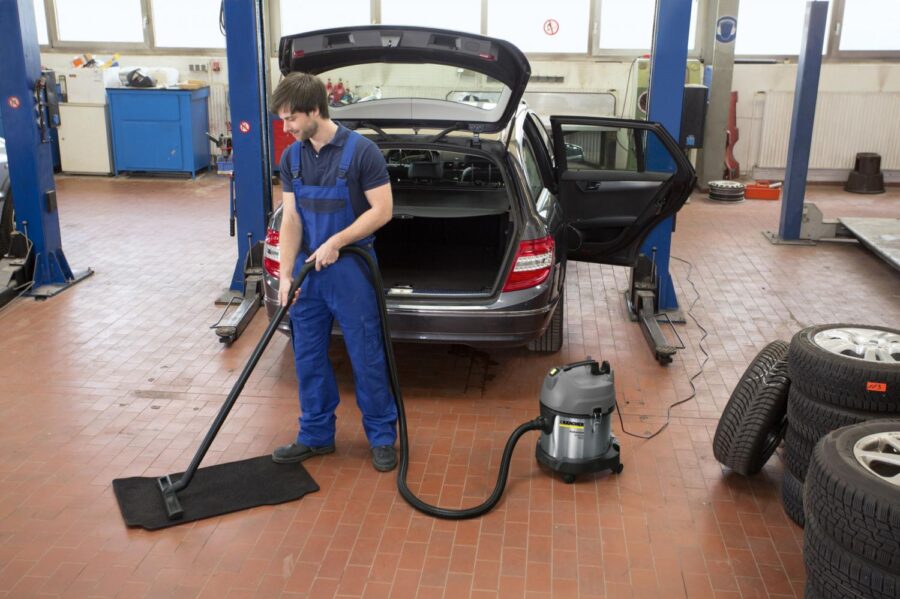 Строительный пылесос Karcher Me Classic NT 20/1 1500Вт (уборка: сухая/влажная) серый — изображение 3