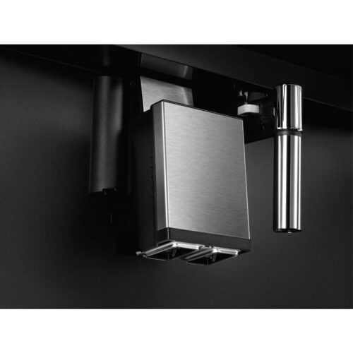 Встраиваемая кофемашина ELECTROLUX/ Кофе-машина автоматическая, сенсорное управление, цвет черный — изображение 3