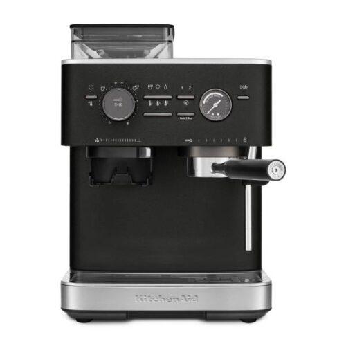Полуавтоматическая кофемашина KitchenAid, давление 15 бар, 15 уровней помола, объем резервуара для воды 2.5 л, автоматический капучинатор, одновременное приготовление двух чашек, индикатор наличия зерен, индикация уровня воды, цвет черный чугун