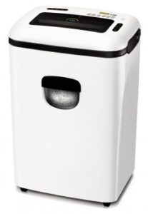 Купить Шредер Office Kit S250 4x35 черный (секр.P-4) фрагменты 25лист. 38лтр. скрепки скобы пл.карты CD - X-275834 из реестра по лучшей цене